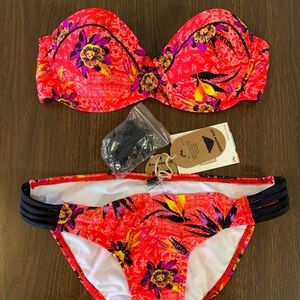 BNWT Jr/Womens 2 piece Swimwear (size Med)